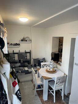 ✨ Nádherná podpivničená chata v obci Čankov - 11
