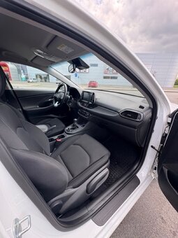 Hyundai i30 CW Kombi 1.4 T-GDi Family 7DCT - 11