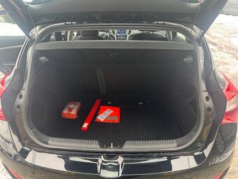 Predám Hyundai i30 1.4 i len 113000 km rv:  2014/7 - 11