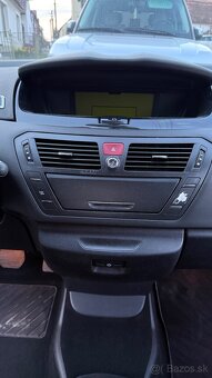 Citroën C4 Grand Picasso - 11
