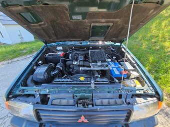 Mitsubishi Pajero 2.5 - 11
