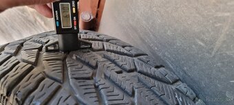 Predám zimné pneumatiky 225/45 r17na elektronoch Skoda Denom - 11
