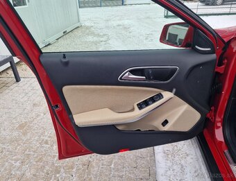 MERCEDES-BENZ GLA 180 A/T - 11