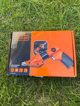 Pneumatické nožnice Black Decker nové - 11