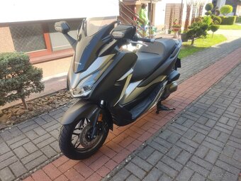 Honda Forza 300 len 405km - 11
