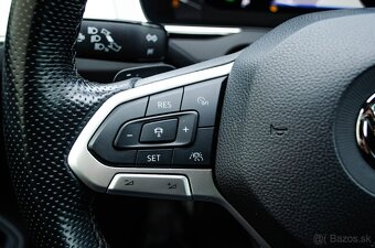 Volkswagen Passat Variant 2.0 TDI Elegance 4Motion DSG - 11