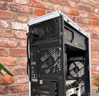 Ryzen 7 5700X\16GB\RTX 3080\SSD\850W Zdroj - 11