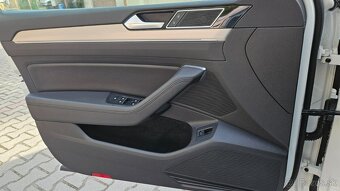 VW Passat Variant 2.0 BiTDI 240k BMT Highline 4MOTION - 11