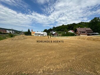 PREDAJ, Stavebné pozemky Gruzovce, 5 min do HE - 11