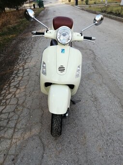 Piaggio Vespa GT 125 - 11