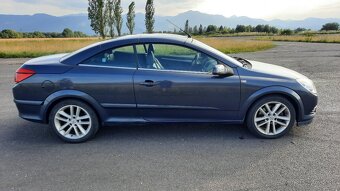 Opel Astra TwinTop Cabrio - 11