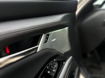 Mazda 3 2.5 e-Skyactiv G140 mHEV Takumi, V záruke,20000km - 11