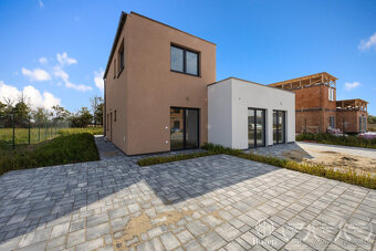 BOSEN |4 izb. skolaudované RD-projekt Slnečné záhrady Hubice - 11