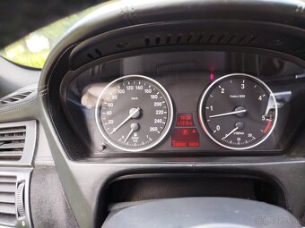 BMW X5 xDrive40d - 11
