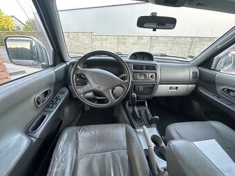 Mitsubishi Pajero Sport 2.5 TD GLX - 11