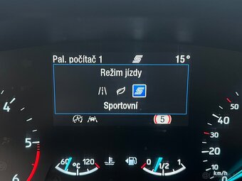 Ford Focus Kombi 1.5 TDCi EcoBlue Titanium X - 11