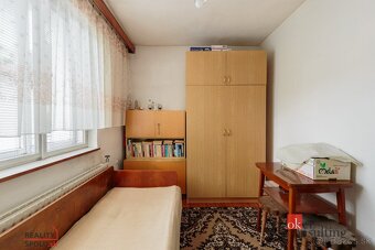 5,5 izbový starší rodinný dom na predaj - Valaská Dubová - R - 11