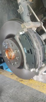 VW TOURAN 1,6 TDI COMFORTLINE - 11
