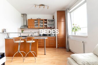 Útulný plne zariadený 2-izbový byt s balkónom pri hrádzi na - 11