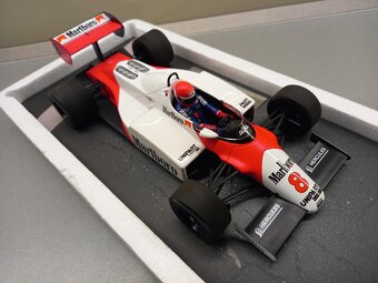 F1 MCLAREN MP4/1C FORD MARLBORO USA WEST GP 1983 LAUDA 1:18 - 11