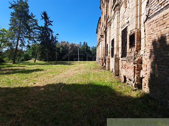 Kaštieľ plný histórie a krásy baroka v prostredí lipovej a - 11