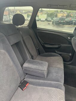 Toyota Avensis 2.0 D-4 - 11