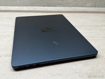 Apple MacBook Air 13,6" (2022) / M2 / 8GB / 512GB - 11