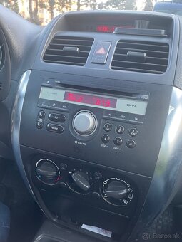 Suzuki SX4 benzín - 11