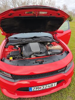 Dodge charger 5.7hemi 276kw rok vyroby 2020 - 11