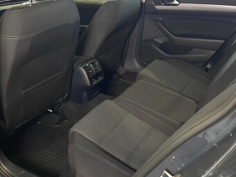 Volkswagen Passat Variant 1.5 TSI ACT Business DSG - 11