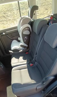 Volkswagen Touran - 11