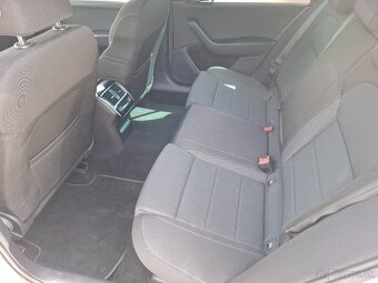ŠKODA SUPERB COMBI 2,0 TDi r.v. 2017 - 11