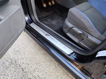 Predam/vymenim Ford Focus ST Black Recaro LPG - 11