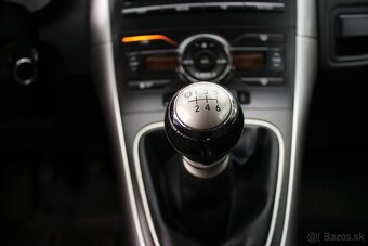 Toyota Auris 1,6i VVTI Valvematic - 11
