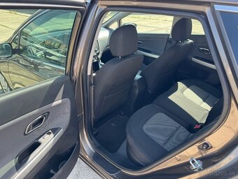 Kia Cee´d SW 1.6 CRDi VGT Gold - 11