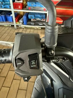 Aprilia SR-GT 125 - 11