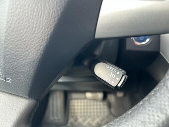Auris Hybrid 1,8 - 11