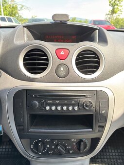 Predám Citroën C3 1.1 Benzín - 11