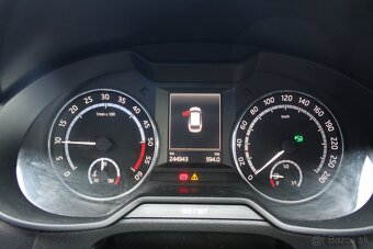 Škoda Octavia Combi 2.0 TDI RS DSG - 11