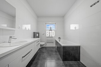 Krásny 4-izbový bungalov vo Hviezdoslavove - 11