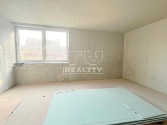 ROZOSTAVANÝ 2-PODLAŽNÝ DOM PRED DOKONČENÍM
RUŽOMBEROK-... - 11