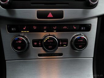 VW Passat Variant 2.0TDi DSG | R-Line | ŤAŽNÉ | 4MOTION - 11