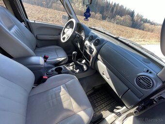 Jeep liberty - 11