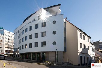 Prenájom luxusný 2 izbový byt, 58 m2, Vysoká ul, parkovanie, - 11