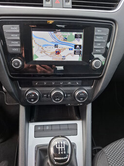 ŠKODA OCTAVIA COMBI 1,6 TDi r.v. 2014 - 11