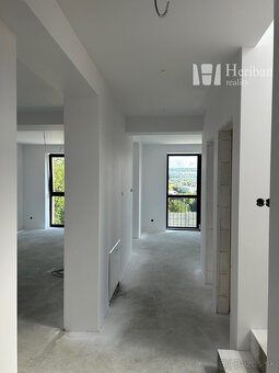 5 izb.RD+4 ár.pozemok, nová kvalitná rek.,Jazdecká ul, Sever - 11