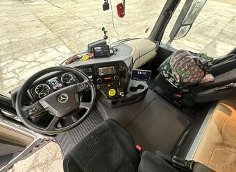 Mercedes-Benz Actros 1845 - 11