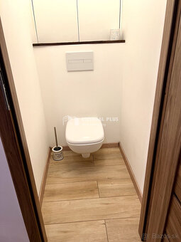 Ponúkame Vám na predaj veľký 3 izbový byt v meste Nové Zámky - 11