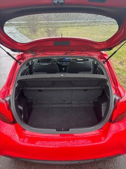 Toyota Yaris Hybrid - 11