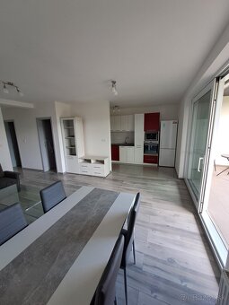 PRENÁJOM - ZARIADENÝ 3 IZBOVÝ BYT s VEĽKOU LOGGIOU - 11